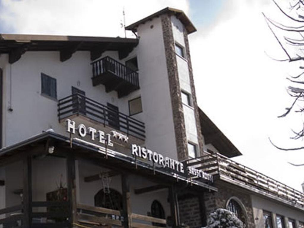 Hotel Ristorante Sassi Rossi Taceno المظهر الخارجي الصورة
