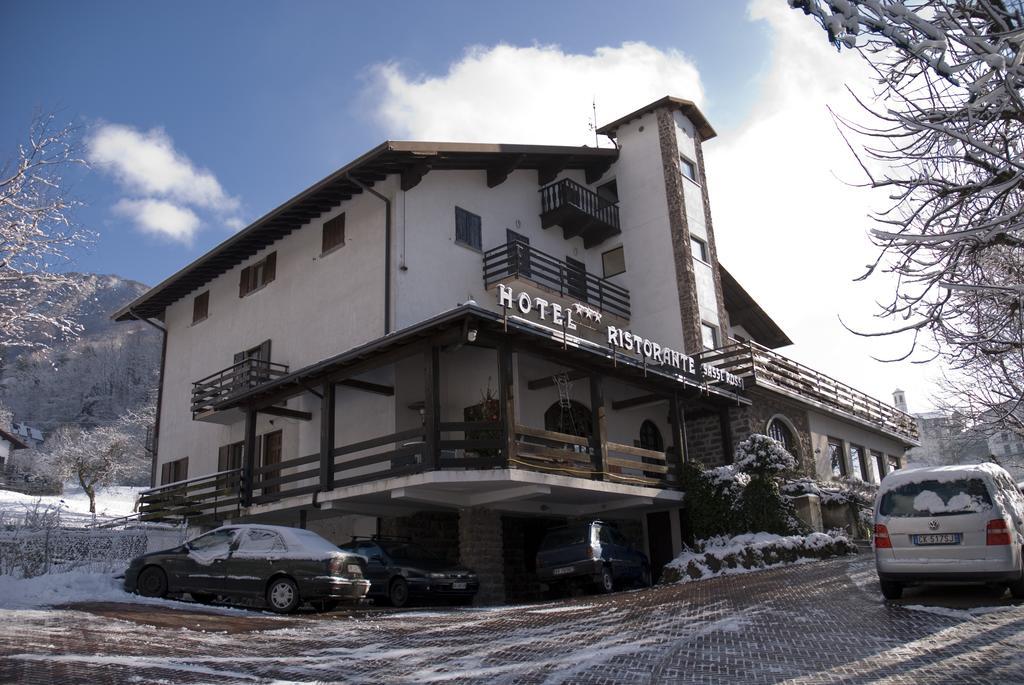 Hotel Ristorante Sassi Rossi Taceno المظهر الخارجي الصورة