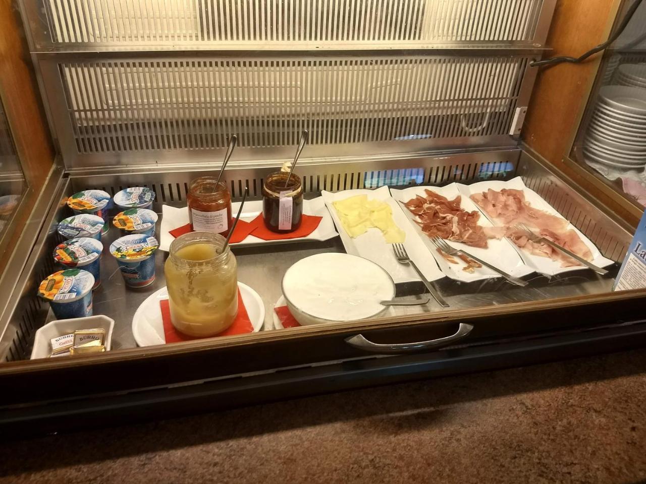 Hotel Ristorante Sassi Rossi Taceno المظهر الخارجي الصورة