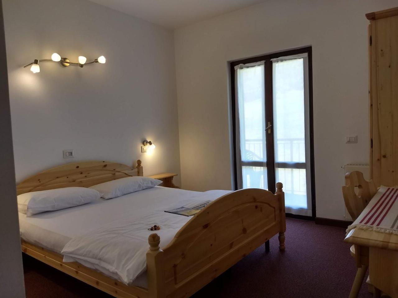 Hotel Ristorante Sassi Rossi Taceno المظهر الخارجي الصورة