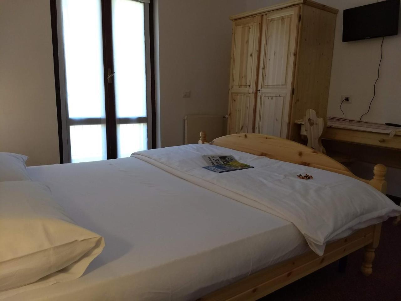 Hotel Ristorante Sassi Rossi Taceno المظهر الخارجي الصورة